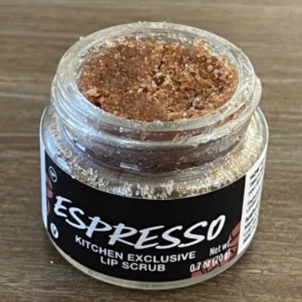🧚‍♀️ESPRESSO Lush RARE Kitchen Exclusive Lip Scrub NWT